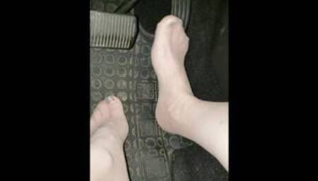 Driving in pantyhose, pedal pumping