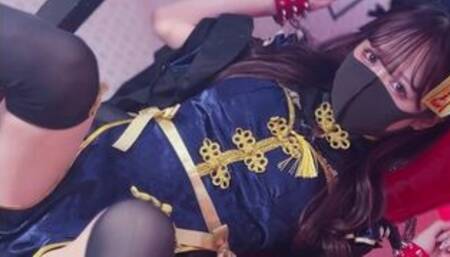 素人の美乳スレンダー女子がコスプレ姿で襲われる！