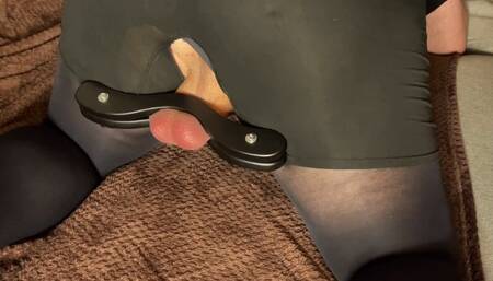 I spanks the balls of a fat slave, clamped in a humbler