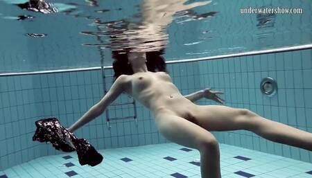 Precious belle at underwatershow trailer