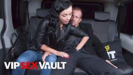 Hot Kinky Babe Daphne Klyde Seduced By Horny Mature Driver In The Bus