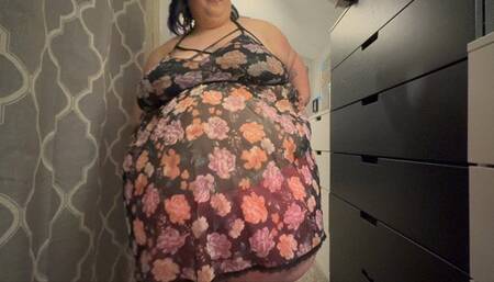 Celia the Drinking Horny Giantess - MP4