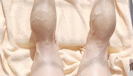 Tempest laying out and flex