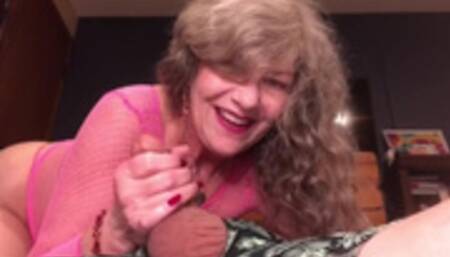 Cock Hungry Mature Cougar Stops By For POV Deepthroat & Throatpie!????FULL SCENE!