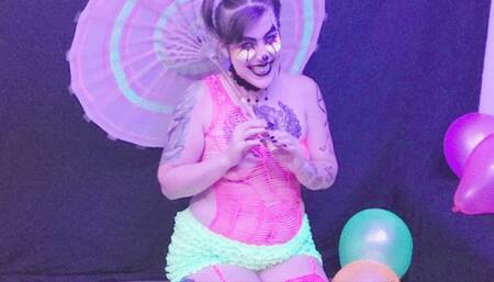 Clowning Around - Balloon Popping