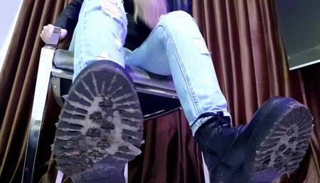 Inferior Boots Licker