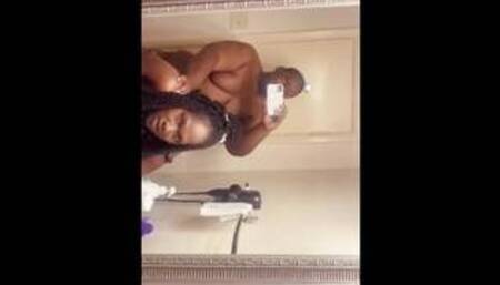 Big daddy al doggies Milf twerking on dick