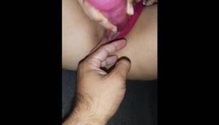 Estrenando juguete ( dildo) mi esposo me regaló