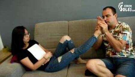 Vietnamese language lesson foot worship 2 (foot fetish, Asian feet, barefoot, sexy czech soles,toes)