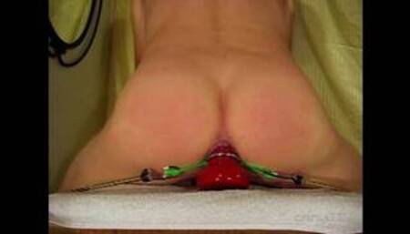 fat ass lipps ridding my ribbed red dildo