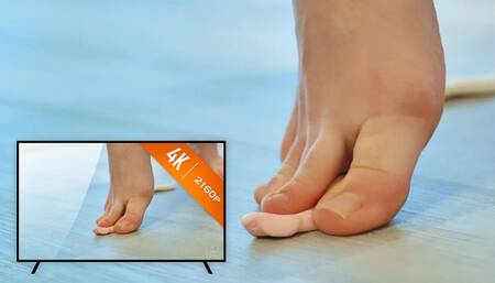 Mice at her Feet - 4K 2160p MP4