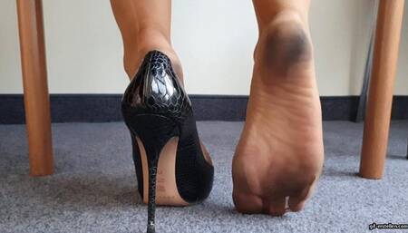 Business woman with dirty and sweaty feet in pantyhose wmv 1280 x 720
