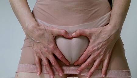 Signs that mean a woman is horny or already cummed