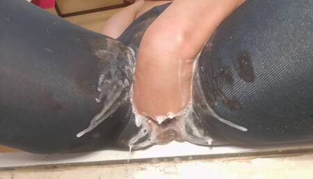 4 dildos plus the fist took me 10 liters of thick cum