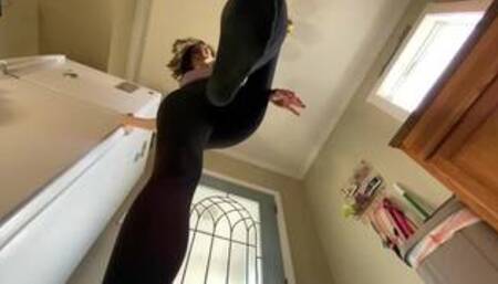 Giantess Unaware Sweep and Crush