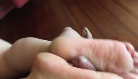 RED TOES REVERSE FOOTJOB -HD