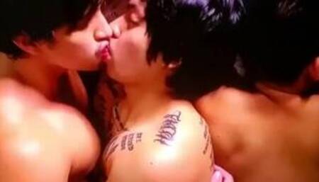 M2M Hot Kissing HD