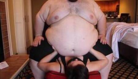 Superchub hotel squashing