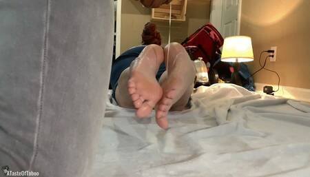 Stay-at-Home-Stacie: Dry Cumsponge Heels Craddle Hefty Backed Up Premature Cumplosion Then Gets Soles Splattered With (SECOND) Sack Draining Nutload - Stacie