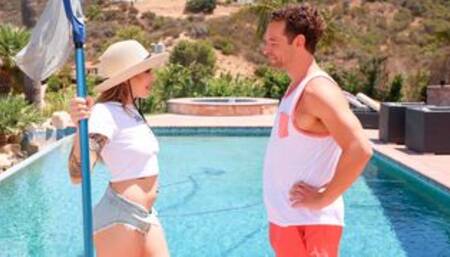 Cutie with shaved pussy Rory Knox likes dick-riding so freaking much