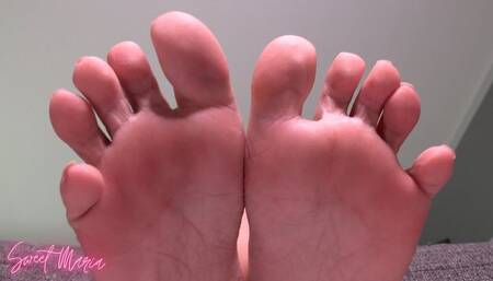 Little foot perv ~ Sweet Maria