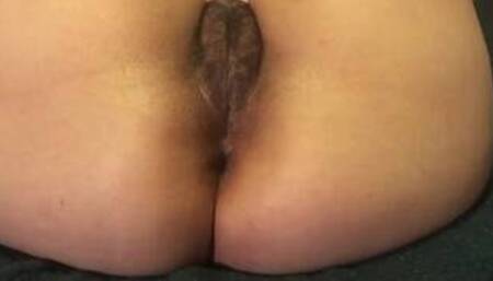 Bubble butt girl cums with anal dildo