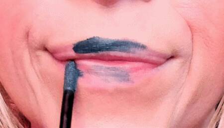 Blue Lipstick Makeup Lip Sniff (HD) WMV