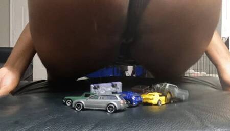 Giantess Ass VS tiny cars