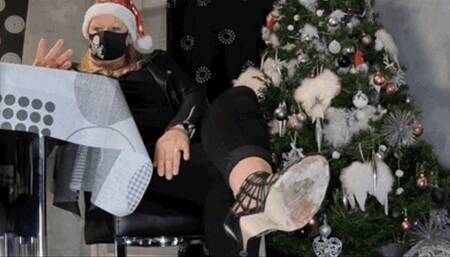 CC - Dirty Christmas sandals