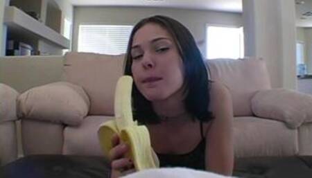 Sweet Teen Eating Banana Demo how to blowjob