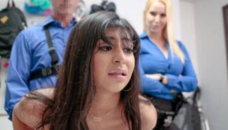 Latina thief tag teamed by officers