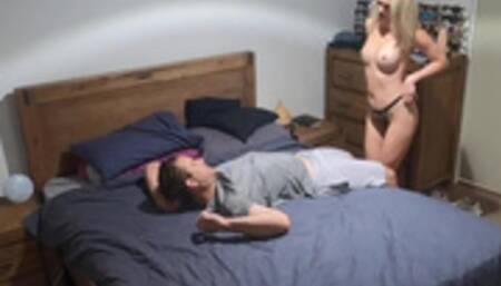 PERFECT ASS ESCORT SERVICING CLIENT IN BEDROOM