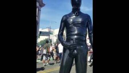 Cumming in public in full latex at Folsom Street Fair