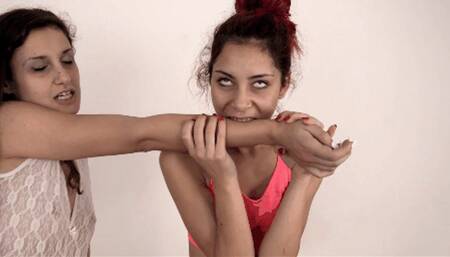 i morsi di Mayla e Margherita - the bites of Mayla and Margherita (MOBILE VERSION WMV)