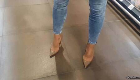 In the restaurant_sugar in your shoe HD wmv 1920x1080