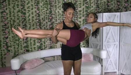 Kendra Carries Honey (HD WMV)