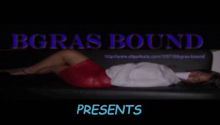 Mis Pandora and Lauren Sophia in "Joker and Harley Cage The Canary" ( A DC Comics Fetish Parody - mp4)