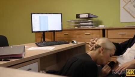 Real estate agent lets the bank worker penetrate her for a loan