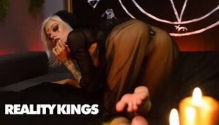 Witchy Woman OwlCrystal Does Her Sex Ritual & Gets Cum On Her Face