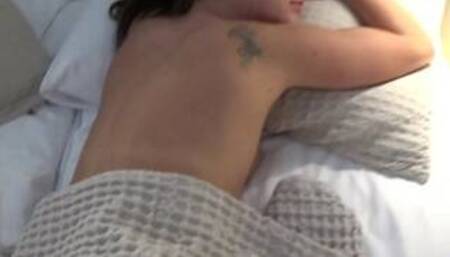 کلیپ سکس ایرانی‌ در نیمه‌های شب جمعه - Persian Late Night Sex