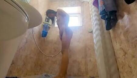 Hot brunette KristinaSluha explored new sensations, she came for analysis, removed the hose from her heart, inserted it into her anus and removed water, her stomach swelled up and you can understand from her moans that she really liked it.