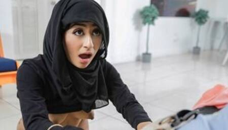 Hot Muslim Babe Binky Beaz Bangs Her Sneaky Neighbour To Keep Her Naughty Secret -