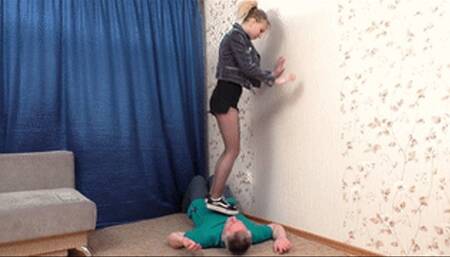 Skinny teen dollface presses chest of man hardly, vf2543x 1080p