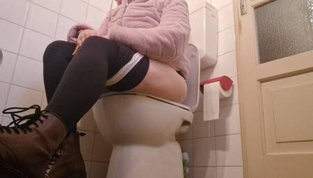 Stinky farts great pee 4K