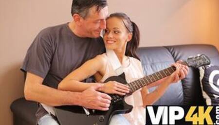 After a brief acquaintance the Romanian woman gets penetrated