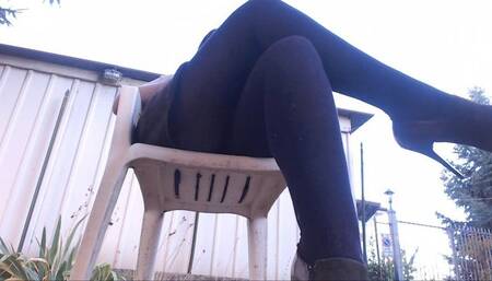 Dangling in a cold public garden avi