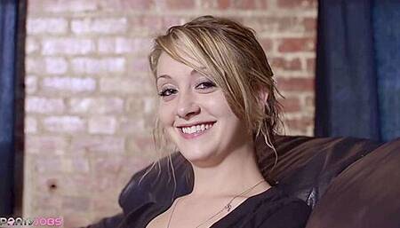 Another Super Hot Pantyjob Sex Session, Nichole Ashlynn Is Eager To Do This Dirty Work P1
