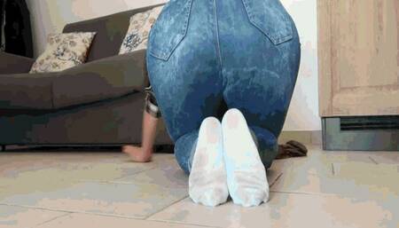 Cleaning in white socks1 WMV(1280x720)FHD