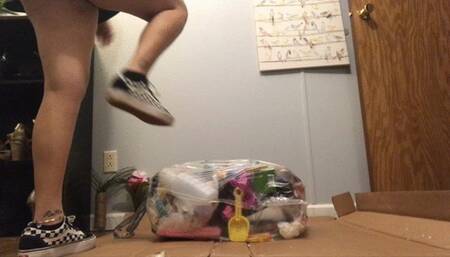 Vans sneaker crushing dirty trash