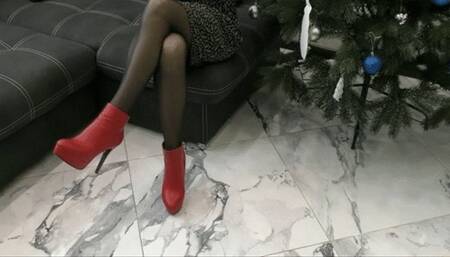 You wear red high heels and do toe tapping MP4 HD 720p